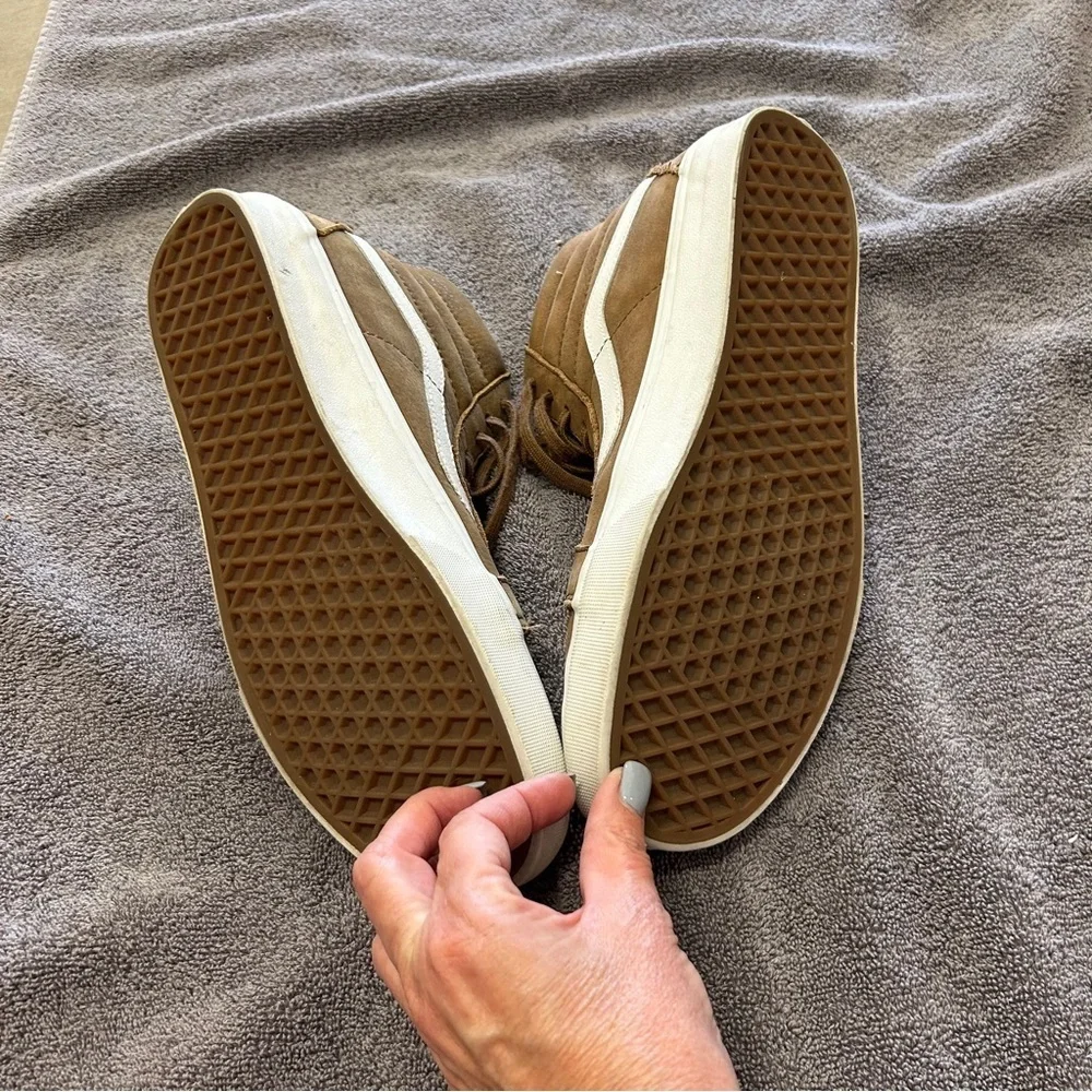 Vans Men’s Sk8 Hi Re-Issue in Sudan Brown Size 10